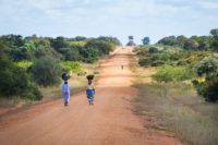 african-women-walking-along-road-2983081_640 Afrika, hverdagsliv, kultur - Rejsecenter Djursland