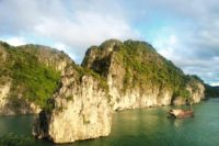 Halong Bay Halong Bay, Vietnam - Rejsecenter Djursland