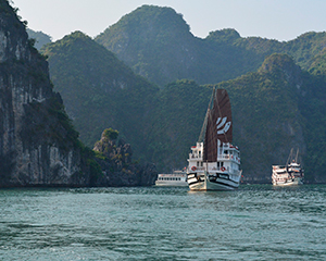 Ha Long Bay med www.rejsecenterdjursland.dk